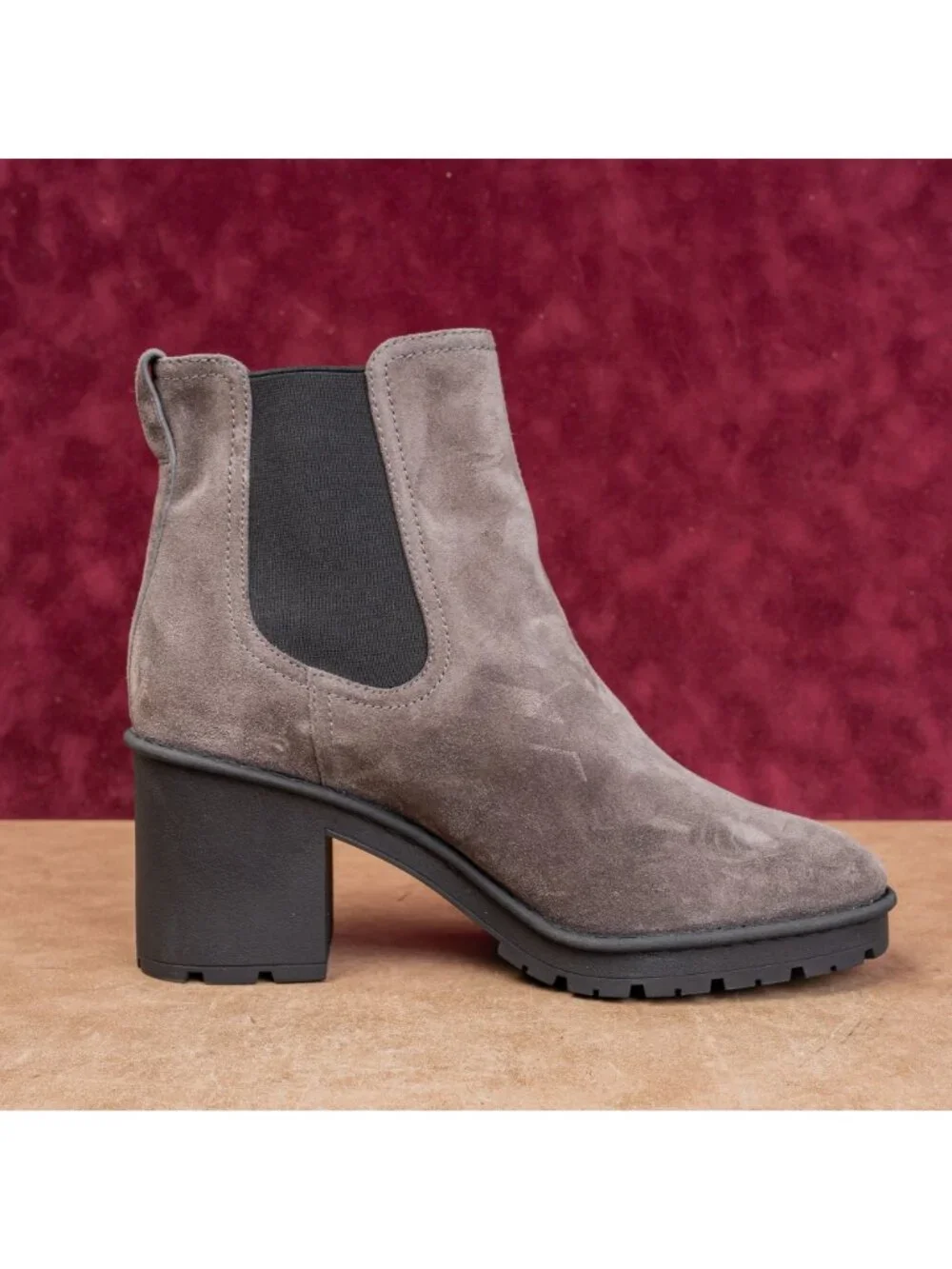 Vince Women Henderson Waterproof Chelsea Grey Suede Boots sz 10EUR40